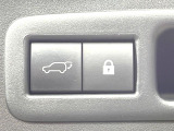 【パワーバックドア】スマートキーや運転席のボタンを押すだけでリアゲートが自動で開閉します!荷物を持っている時や、高い位置にあるバックドアを閉める際に便利な機能です♪