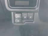 運転席と助手席シートには寒い日に重宝するシートヒーターを装備!スマホなどの充電やカーアクセサリーへの給電に便利なUSB充給電用ソケットを装備!
