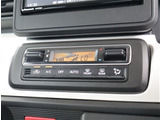 入庫時・販売時・納車前に、弊社基準の68項目に及ぶ点検整備を実施しております。