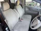 内装もきれいです。こちらも掃除をしておりますが納車前には再度掃除を行います。