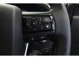 【レーダークルーズコントロール】アクセルペダルを踏まなくても、車間制御モードでは、先行車の車速変化に合わせた追従走行を行い、自動的に加速・減速・停止をします。