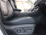 パワーシート搭載。微妙な調整が手軽にでき、ピッタリなポジションで運転することが可能です。