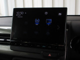 ナビゲーションは純正メモリーナビ(LXM-237NBi)を装着しております。AM、FM、CD、DVD再生、Bluetooth、音楽録音再生、フルセグTVがご使用いただけます。