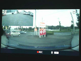 運転状況を映像と音で記録し、ドライブの思い出残しやドライバーの運転チェックができる、便利なドライブレコーダーを装備!あおり運転対策に役立つ後方撮影付きで、安心です♪ナビ画面に映し出すので、便利です!