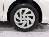 タイヤサイズは175/65R15です。