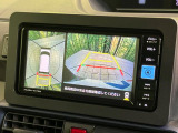 【マルチテレインモニター】車のフロントやサイドのカメラ画像を同時にモニター表示することで、悪路や狭い道を走行時でも周囲の状況確認ができ安心!本格SUVにうれしい装備です♪