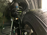 お車を安心してお乗りいただく為には、足回りの定期点検が欠かせません。サービスサポート(有償保証)では無料点検もご提供しており、安心のカーライフをお過ごしいただけるサポート体制が整っています。