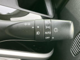 操作しやすいウインカーレバーで、安全な車線変更をサポート。オート機能も搭載し、快適な運転を実現します。直感的に操作できます。