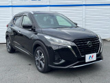 高透明度のガラス皮膜で撥水はもちろん、上質なツヤ・光沢を実現。紫外線や酸性雨から大切な愛車を保護し、色あせ・劣化を防止。「弾スプラッシュコート」、「弾プリミッサコート」からお選びいただけます。