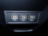 USBつなげられます♪充電などお役にたちますよ!!