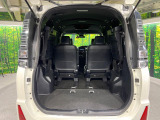 普段のお買い物や通勤、送迎等に十分な荷室スペースを確保しております。セカンドシートを倒すと、大きな荷物の積載も可能です♪
