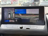 駐停車には便利なアラウンドビューモニター搭載。サイドモニターの切り替えも可能です。