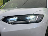 【LEDヘッドライト】悪天候や夜間走行時も良好な視界を確保し安心して運転できる高輝度LEDヘッドライトを装備!点灯速度が早く、消費電力も抑えられています。