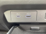 【USB端子】USB接続もついていますので携帯などの電子機器の充電にも使えて便利です♪