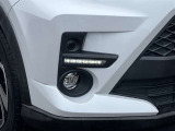 LEDイルミネーションランプ+LEDフロントフォグランプ 霧や大雨など悪天候時にヘッドランプの明かりを補助します!