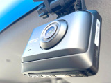 【ドライブレコーダー】ドライブレコーダー装備!走行中はもちろん、あおり運転や事故に遭遇した際、映像で記録し、万一のリスクに備えます。※記録用SDカードはお客様ご自身でご準備いただく必要があります。