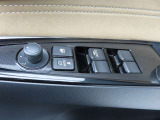 運転席のパワーウインドースイッチ部です。よく触れる場所だからこそ、使用状態があらわれますよね。ぜひこうした所もチェックしてください。