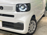 【LEDヘッドライト】悪天候や夜間走行時も良好な視界を確保し安心して運転できる高輝度LEDヘッドライトを装備!点灯速度が早く、消費電力も抑えられています。
