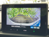 見やすい地図画面で、目的地までスムーズに案内。周辺の施設情報も表示され、お出かけの計画も立てやすくなっています。