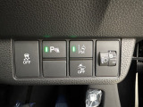 【LKAS】車線の中央付近を維持するようハンドル操作を支援する機能。車線をはみ出しそうな場合も警告音と共にハンドルが正常な位置に戻ろうとします。