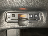 ハンドルの左下にETCがついています。高速道路の料金所の通過も楽々です。 カードの取り出しもしやすい場所についています。
