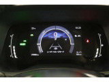 マルチインフォメーションディスプレイ付きのメーターです!エコ運転へ導く多彩な情報を表示してくれます。
