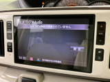 クリアな表示で、様々な情報を確認できます。車両情報や設定変更など、操作も簡単で直感的に操作可能です。