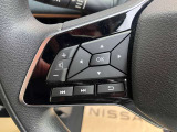 ステアリングスイッチ付きのハンドル!運転に支障をきたすことなくナビ操作が可能です!!