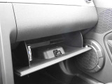 ご納車前にはBUBUならではの内外装の手入れ、自社工場による納車前点検では100項目に及ぶ法定点検に基づいた内容の点検整備とコンピューター診断を実施!