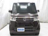 車両入庫時には、お客様より詳しくお話をお伺いさせて頂き、プロの査定士3名が「修復歴の有無」「不具合箇所の確認」等のチェックを行っておりますので、より安心してお乗り頂けるお車となります。