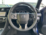 握りやすいステアリングで、快適なドライビングを実現。操作性にも優れ、運転の楽しさを向上させます。