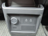 USB電源ソケット。12Vシガー電源。