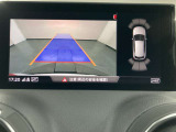 バックカメラと前後のバンパーセンサーで駐車時も安心です。