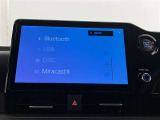 いまや必須装備「ナビゲーション」搭載!知らない場所に、スイスイッとドライブ。なんて便利な機能でしょうか?もう、これなしではハンドルを握れませんね!でも、運転中の操作は危険ですのでご注意ですね♪
