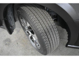 タイヤサイズは225/60R18です。
