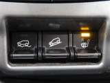 運転席シートヒータースイッチです。