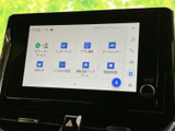 使いやすいインターフェースで、快適なドライブをサポートします。目的地設定や音楽再生がスムーズに行え、多彩な機能でカーライフをより豊かにします。