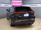 広々とした車内空間に優れた燃費性能。更にデザインも上質で人気のお車です!
