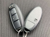 両手が荷物でふさがっていても大丈夫♪インテリジェントキーは鞄の中にそのまま持っているだけで、ドアのロック/アンロックが可能です♪