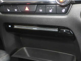 CD/DVD/TV Bluetooth USB フルセグTV視聴できます。
