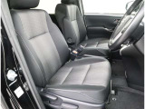 アイポイントも高く、女性の方も運転しやすいですよ!ホールド感もあり疲労を軽減させ、もちろんシートも座り心地も◎!