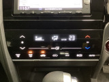 オートエアコンがついてますので、お好みの温度をセットするだけで風の強さや風量を自動で調整します。スイッチも簡単操作で快適に過ごせます。