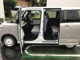 お支払い総額は、千葉県内でのお乗り出し価格になります(車庫証明取得費用・希望ナンバー・オプション費用は含まれておりません)。千葉県外のお客様には+11,000円別途