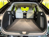 普段のお買い物や通勤、送迎等に十分な荷室スペースを確保しております。セカンドシートを倒すと、大きな荷物の積載も可能です♪