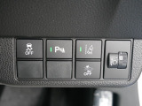 急カーブしたときの車の横滑りを防止してくれたり、障害物を検知すると音で教えてくれたり、普段運転していて安心できる装備も充実しています!