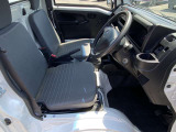 自社工場にて、車検や修理もお任せ下さい!また愛車のカスタムパーツやコーティング施工やフィルム加工も任せて下さい!