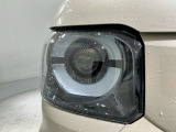 LEDヘッドライトは、点灯の瞬間から最大光量を発揮し、突然暗くなるトンネルなどでの安定感を高めます。