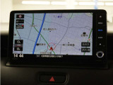 純正9インチプレミアムインターナビ(VXU-245VZi)&バックカメラが装備されているので、普段の使い勝手もロングドライブも快適です。