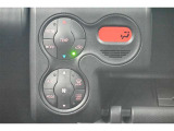 お好きな温度に設定すれば自動的に温度を調節、車内を快適空間に仕上げてくれます。
