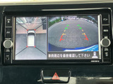 後方確認をサポートするモニター。狭い道や駐車時にも安心です。安全な運転をサポートする、頼れる機能です。駐車もスムーズに行えます。